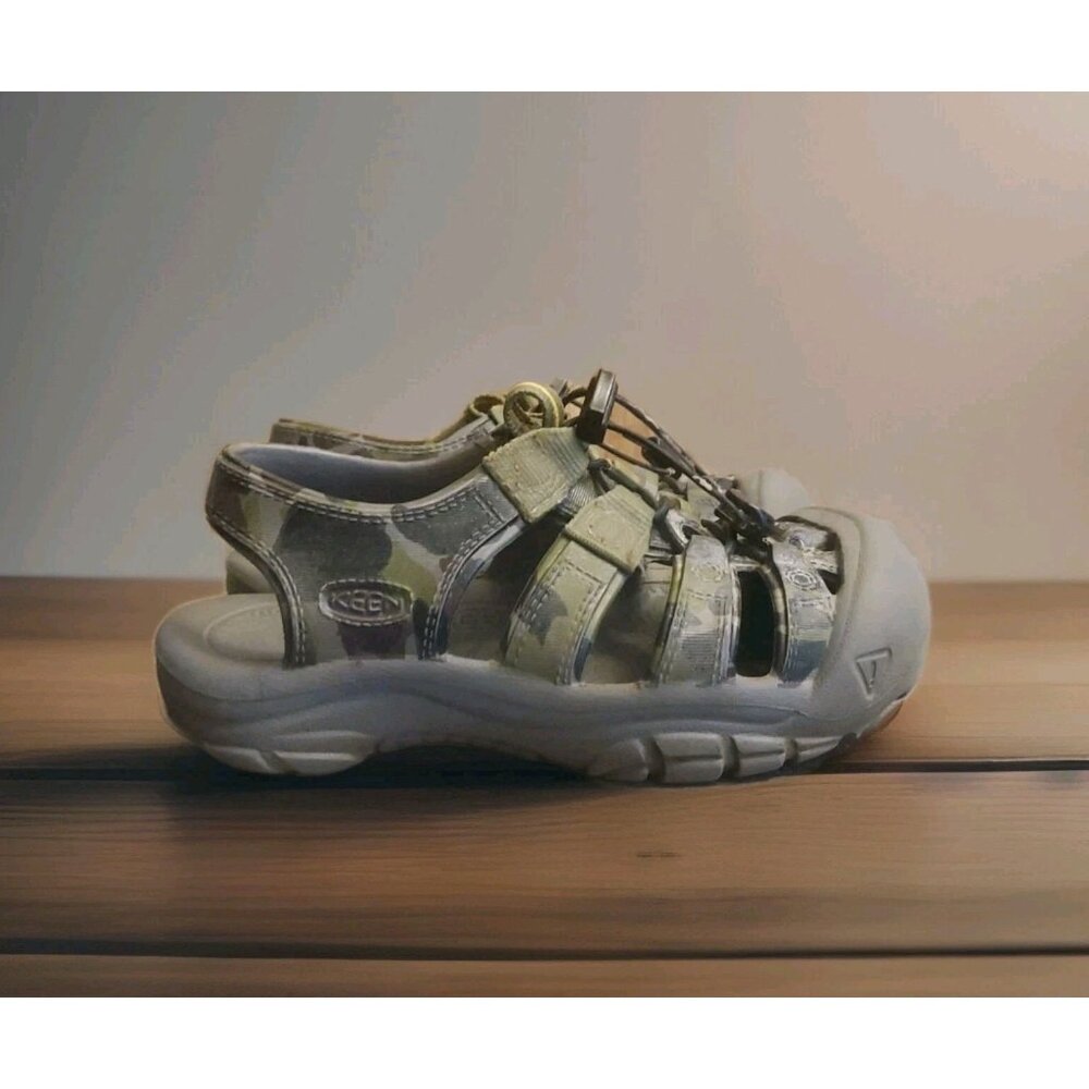 Keen Youth Hiking Sandal Shoes Youth‎ Size 13 Camo
